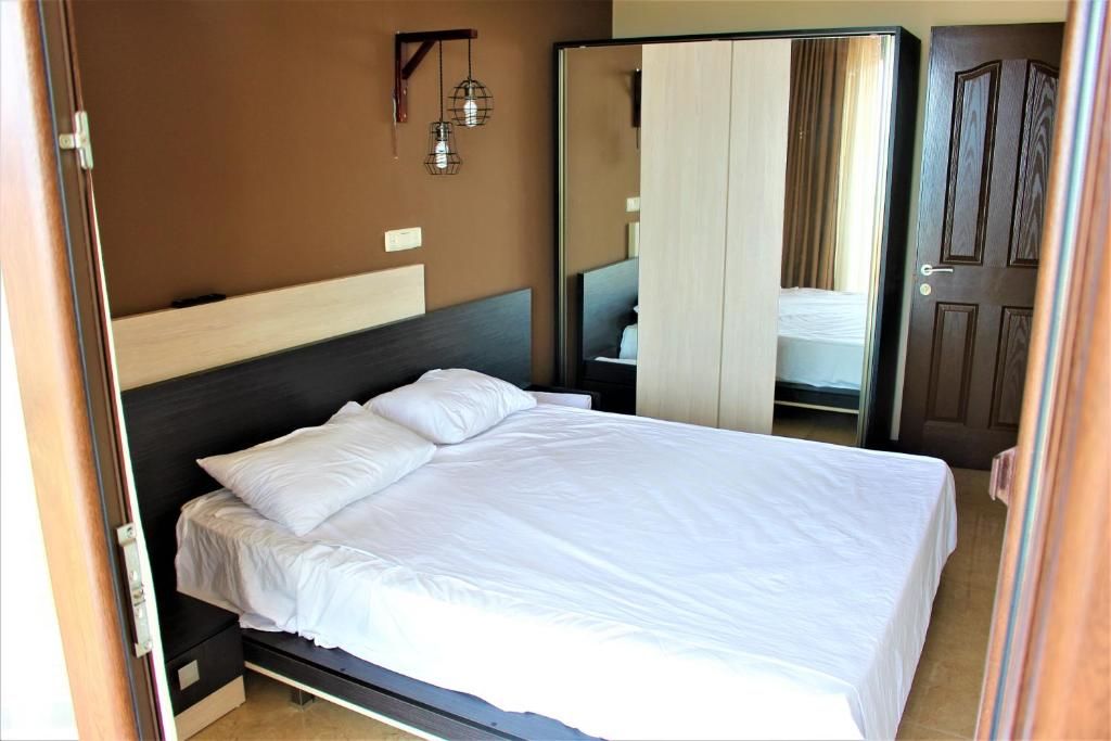 Отель Lux Apartment in The Mgzavrebi Hotel Гонио-60