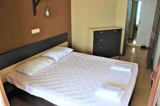 Отель Lux Apartment in The Mgzavrebi Hotel Гонио Апартаменты с 2 спальнями-24